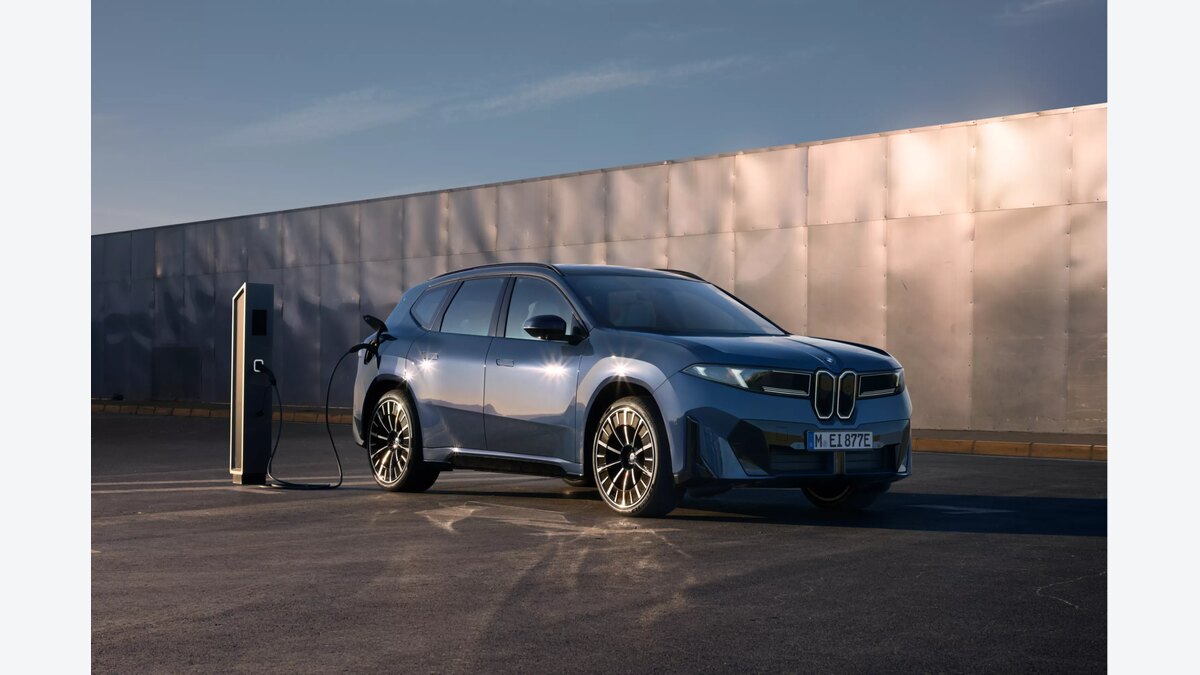 新型BMW iX3 50 xDriveとM Sportの違い｜906km・充電・主要スペックで選ぶ：BMW iX3 50 xDriveの主要スペック一覧の公式画像