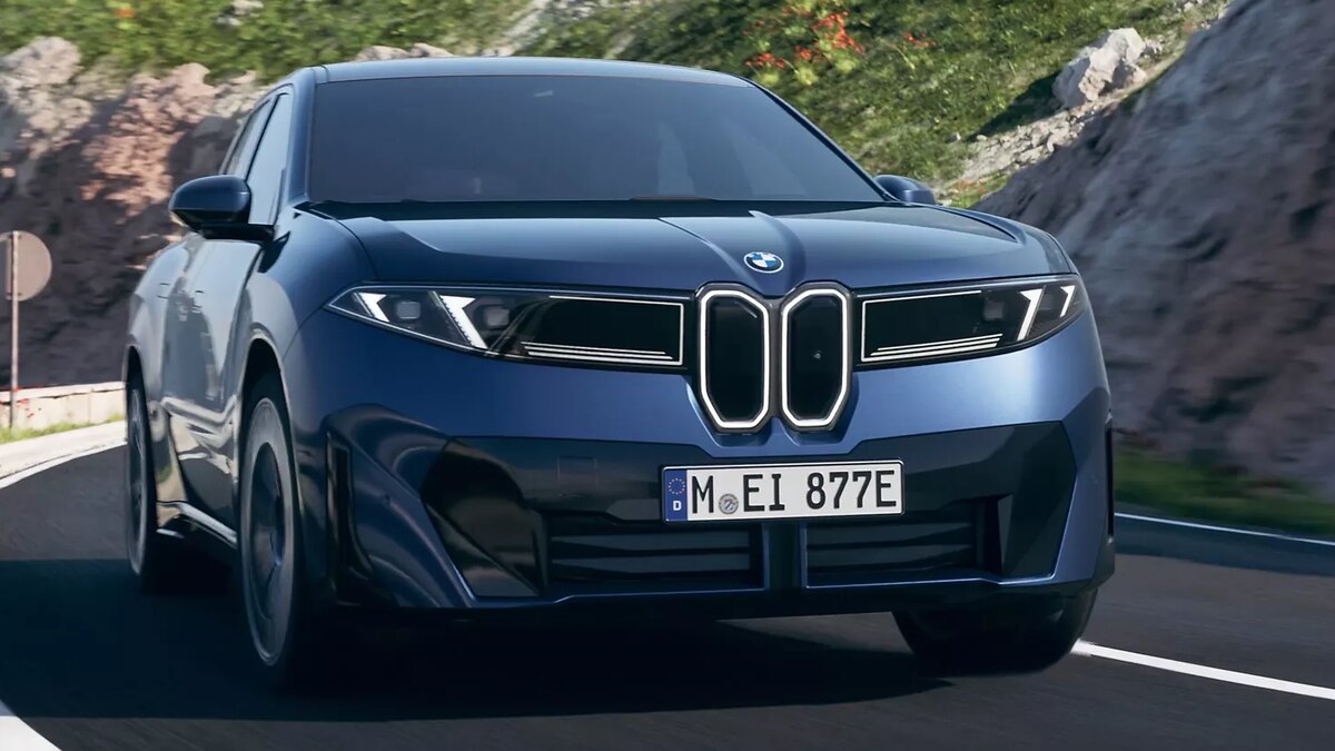 新型BMW iX3 50 xDriveとM Sportの違い｜906km・充電・主要スペックで選ぶ：パノラミックiDriveとハイウェイ・アシストの注意点の公式画像
