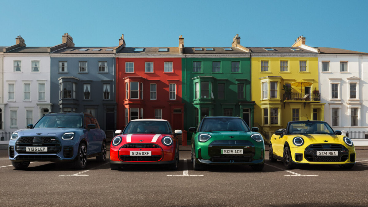MINIカントリーマン S ALL4 SELECTとS ALL4の違い、標準装備と4WDで見る選び方:MINIカントリーマン S ALL4 SELECTは何が新しい?の公式車両画像