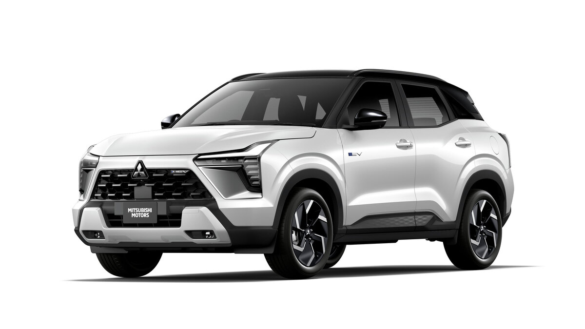 三菱エクスフォースHEVとガソリン車の違い、モーター主体の走りと3グレードで見る選び方:筆者の見立ての公式車両画像