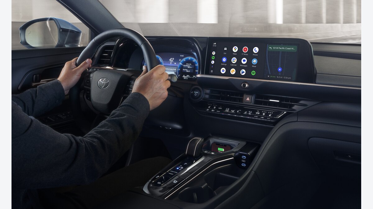 米国2027年クラウン XLE・Limited・Nightshade・Platinumの違い｜THS 5で選ぶ：外寸・室内・荷室を日常の使い勝手へ翻訳の公式画像