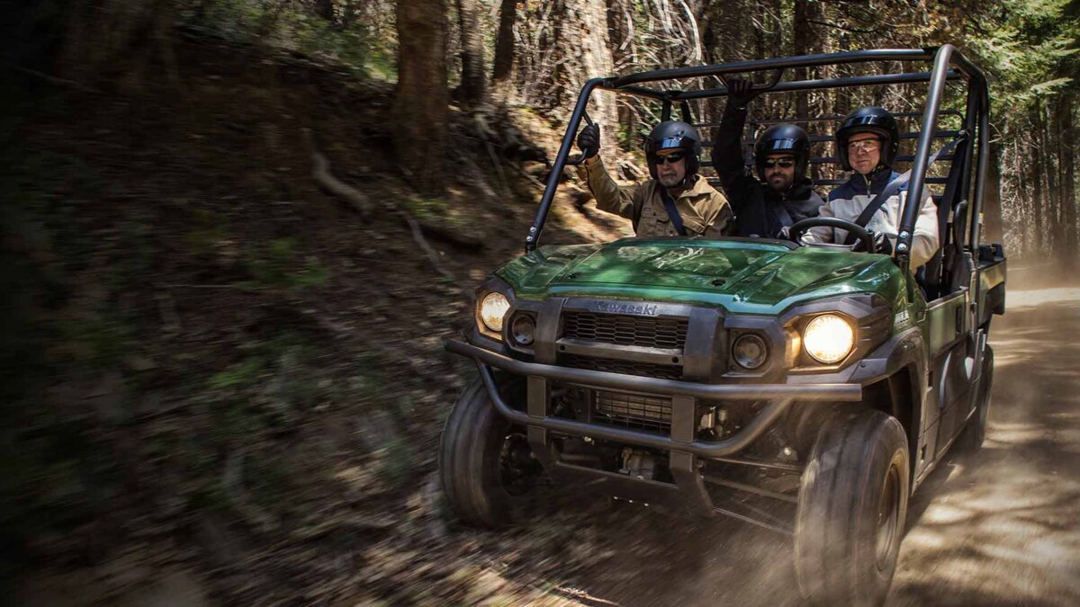 カワサキ MULE PRO-FXT 820とPRO-FXの違い|6人乗り・積載・走りで選ぶ:足回り・操舵・ブレーキは作業車としてどう効くかの関連画像
