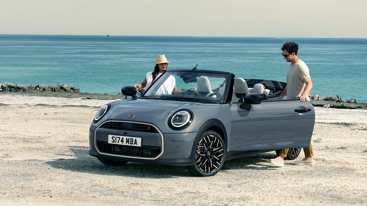 MINI JCWコンバーチブルとC・Sの違い｜231PS・走り・装備で選ぶ：諸元表の各行をどう読むかの関連画像