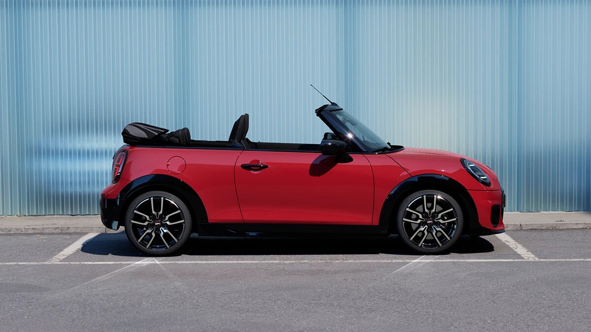 MINI JCWコンバーチブルとC・Sの違い｜231PS・走り・装備で選ぶ：試乗と見積もりで確認する12項目の関連画像