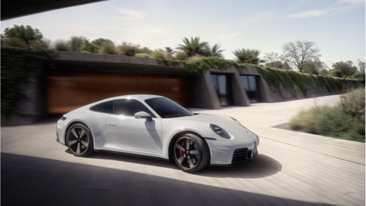 ポルシェ911 Carrera Sの6速MT復活|PDK・日本仕様との違い:PDKのCarrera Sと装備・性能・価格を比べるの関連画像