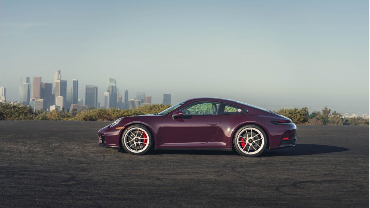ポルシェ911 Carrera Sの6速MT復活|PDK・日本仕様との違い:北米4グレードの価格差と向く人の関連画像