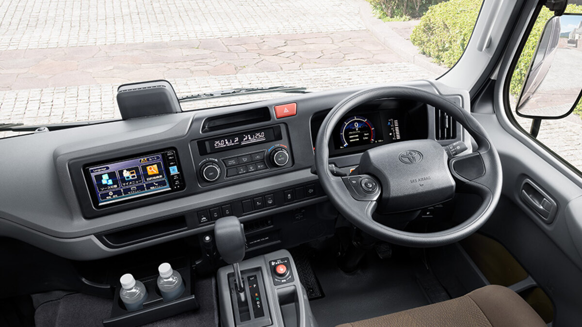 トヨタ コースター2026年改良|PREMIUM CABIN・EX・GX・LXの違いと安全装備:全16仕様の違いを公式ラインアップで整理の関連画像