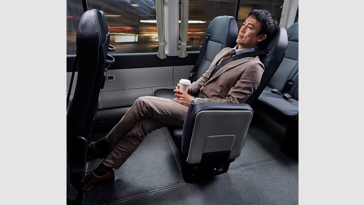 トヨタ コースター2026年改良|PREMIUM CABIN・EX・GX・LXの違いと安全装備:GX標準ボディ25人乗りを4方式で支払う場合の比較の関連画像