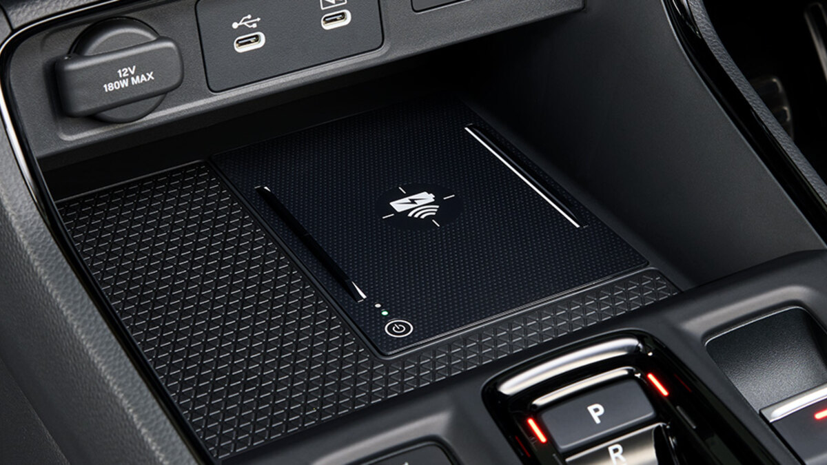 Honda CR-Vのワイヤレス充電器とUSBポート