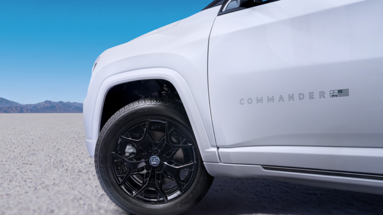 Jeep Commander 85th Anniversary Editionの違い｜標準Overlandとの装備比較