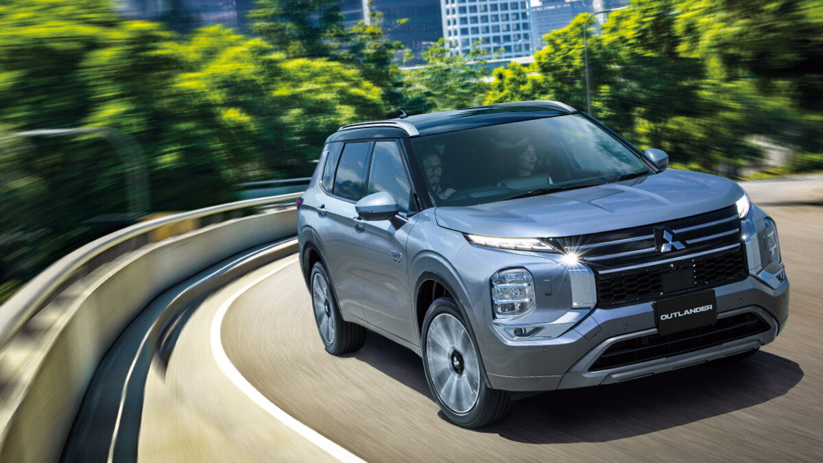 NERV災害対策車5号機｜アウトランダーPHEVの給電・衛星通信と備え：BLACK EditionとM・G・P・P Executive Packageの違いの関連画像
