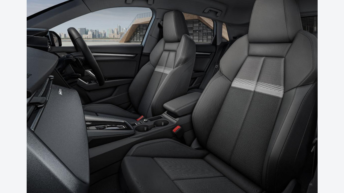 アウディA3 urban mode登場｜SportbackとSedanの違い・特別装備を比較：1.5Lターボと48V MHEVを出力・トルクの回転域で読むの関連画像