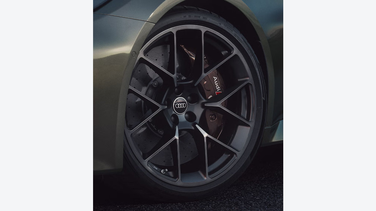 新型Audi RS 5とRS 5 Avantの違い｜639PS PHEVの走りと実用性：まとめ｜荷室の使い方と充電環境で選ぶの関連画像