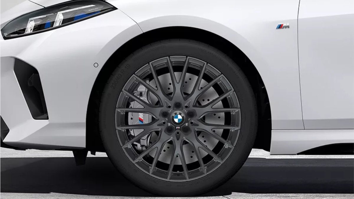 BMW M135／M235 Apex Editionの違い｜限定装備・価格・走りを比較：主要スペック一覧の関連画像