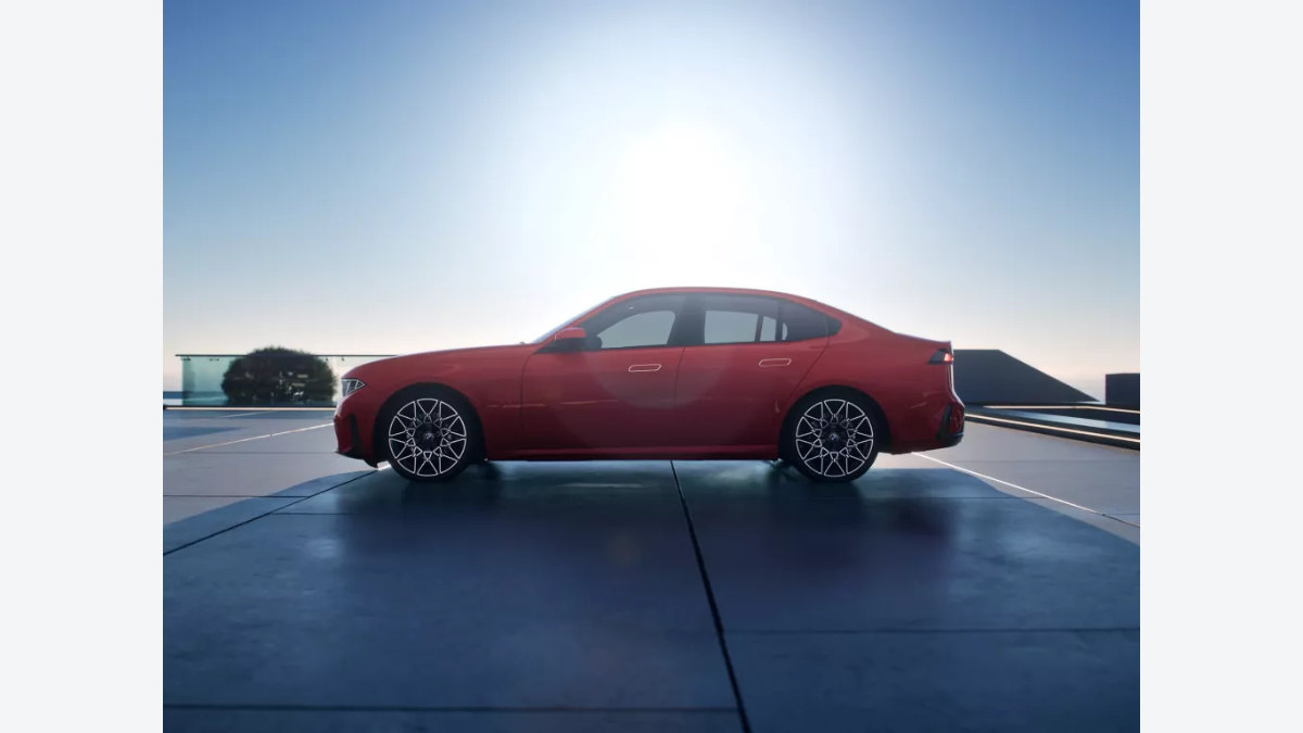 BMW新型3シリーズと現行型の違い｜i3・330・M350を比較：米国のグレード差額から選び方を整理するの関連画像