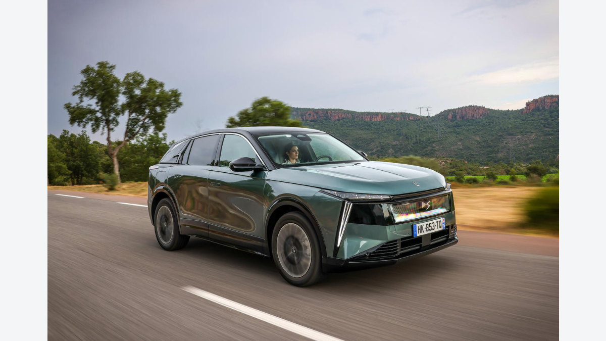 DS N°7の違い｜145PSハイブリッドと740km EV、4グレードの選び方：DS N°7はパリ・モーターショーで販売展開、日本導入は未確認の関連画像